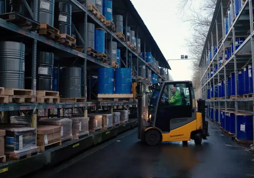 Air Compressors for Logistics & Distribution